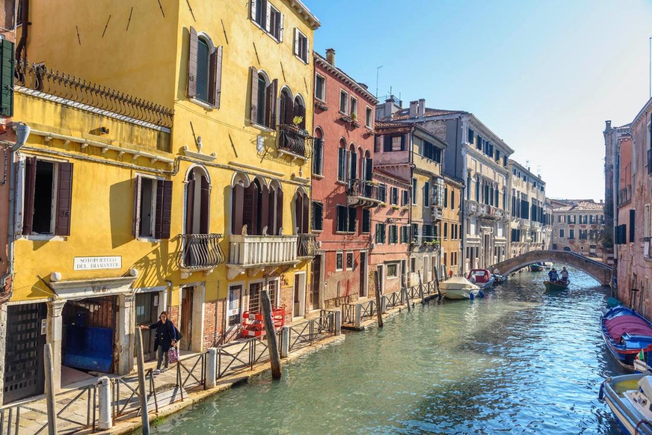 Scaleter - A Fine Luxury In Palazzo With Canal View Apartment
