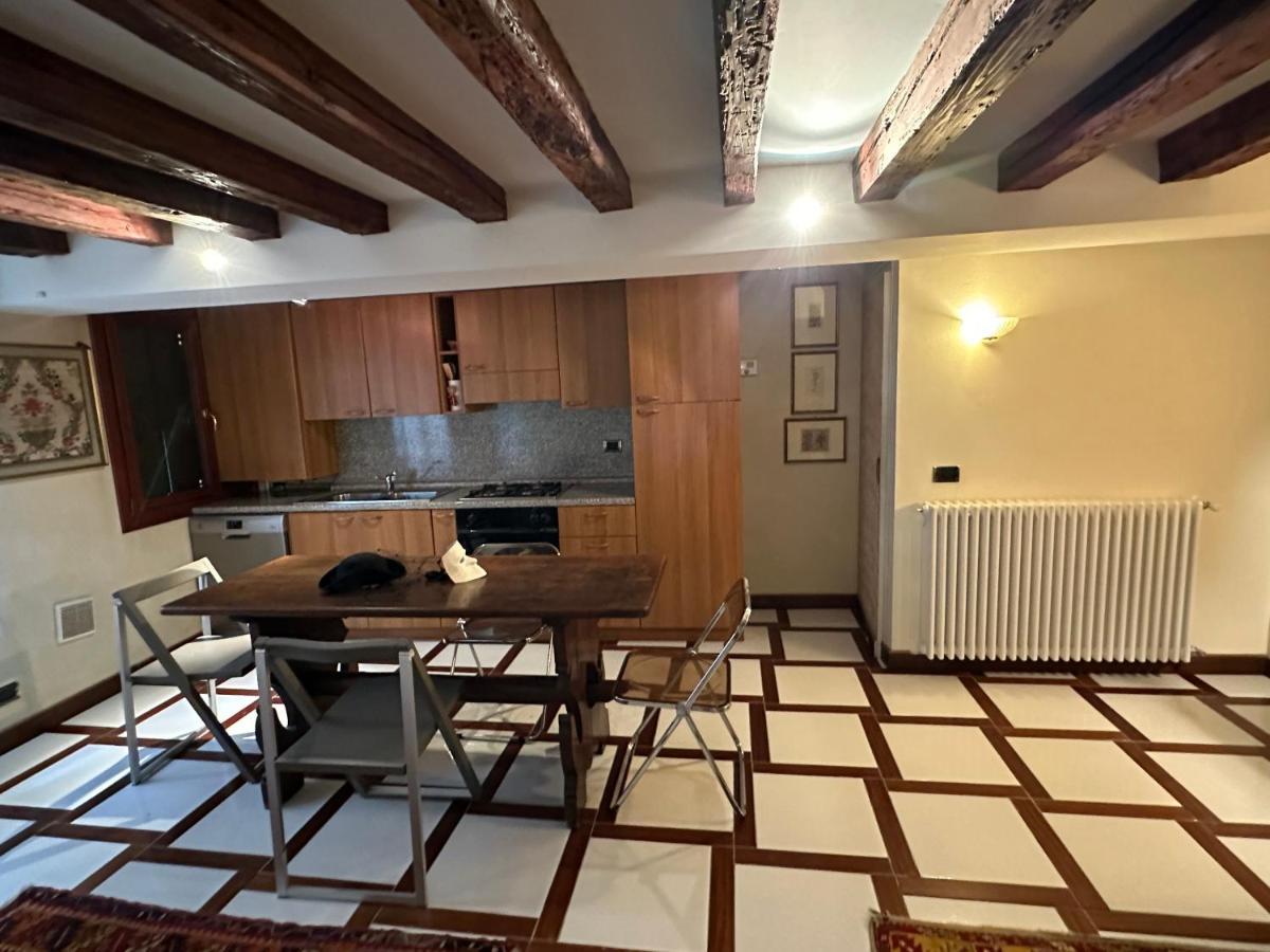 1 Ca'del Traghetto Family Apartment Venice