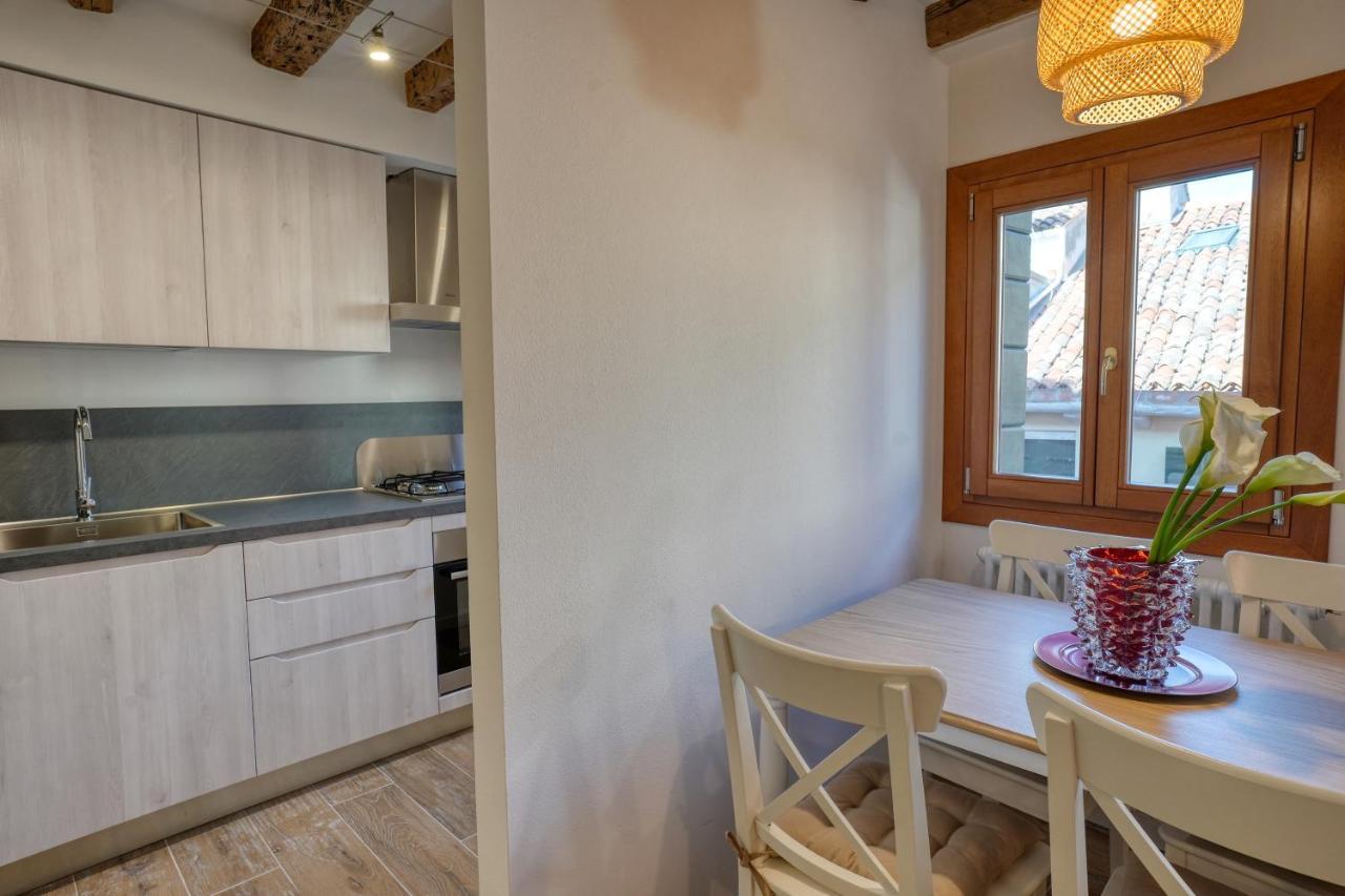 Ecco Apartment