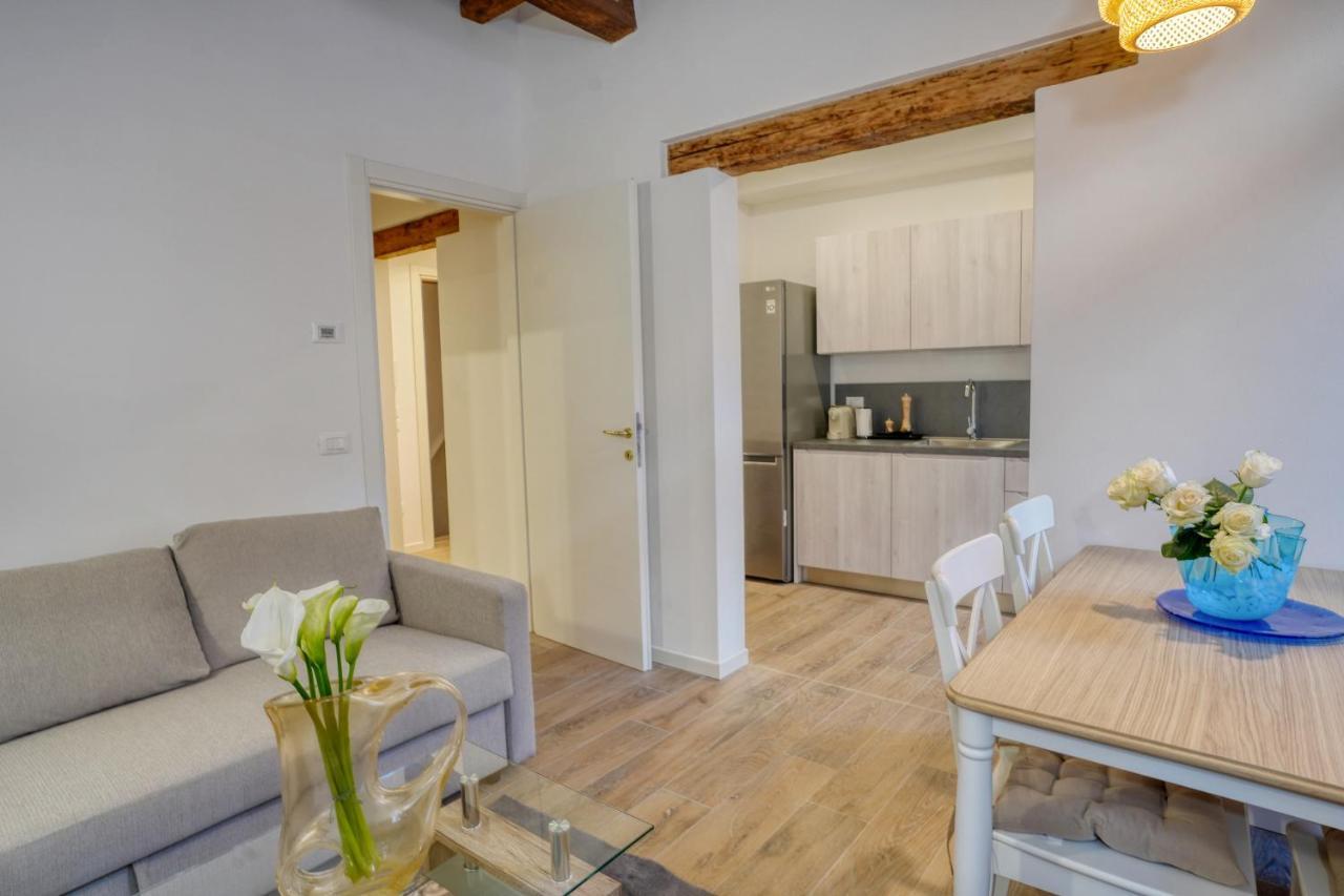 Ecco Apartment *