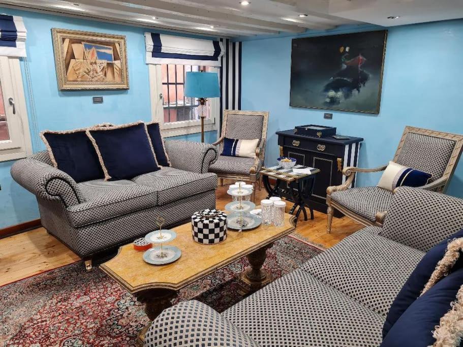 Luxury In Apartment