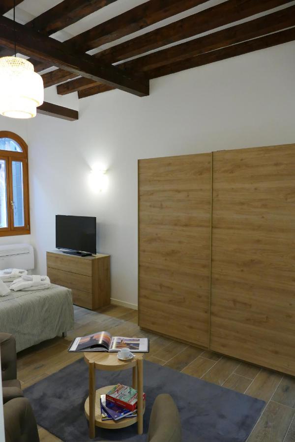 Ecco Apartment *