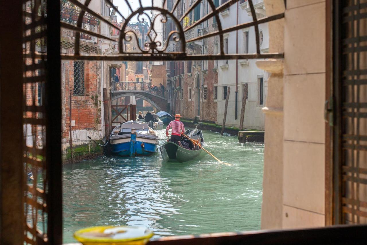 Casa Flavia Ai Morosini - Luxury With Canal View Holiday home Venice