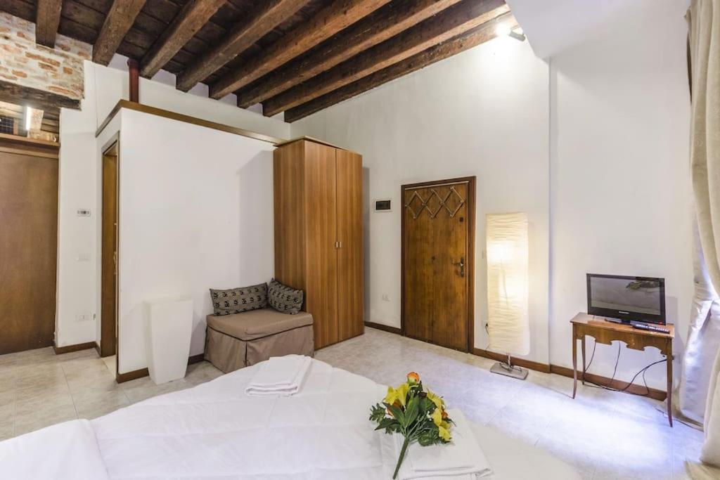 Sweet Apartment