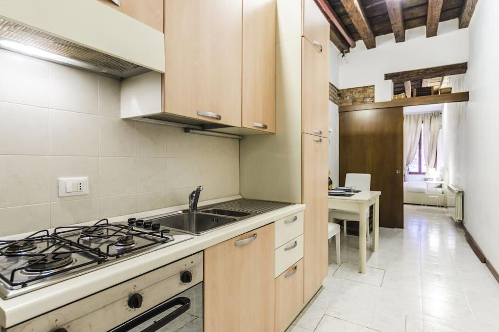 Sweet Apartment *
