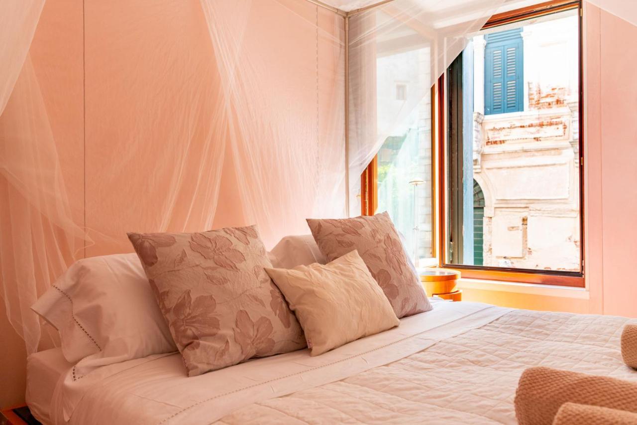 Casa Flavia Ai Morosini - Luxury With Canal View Holiday home *