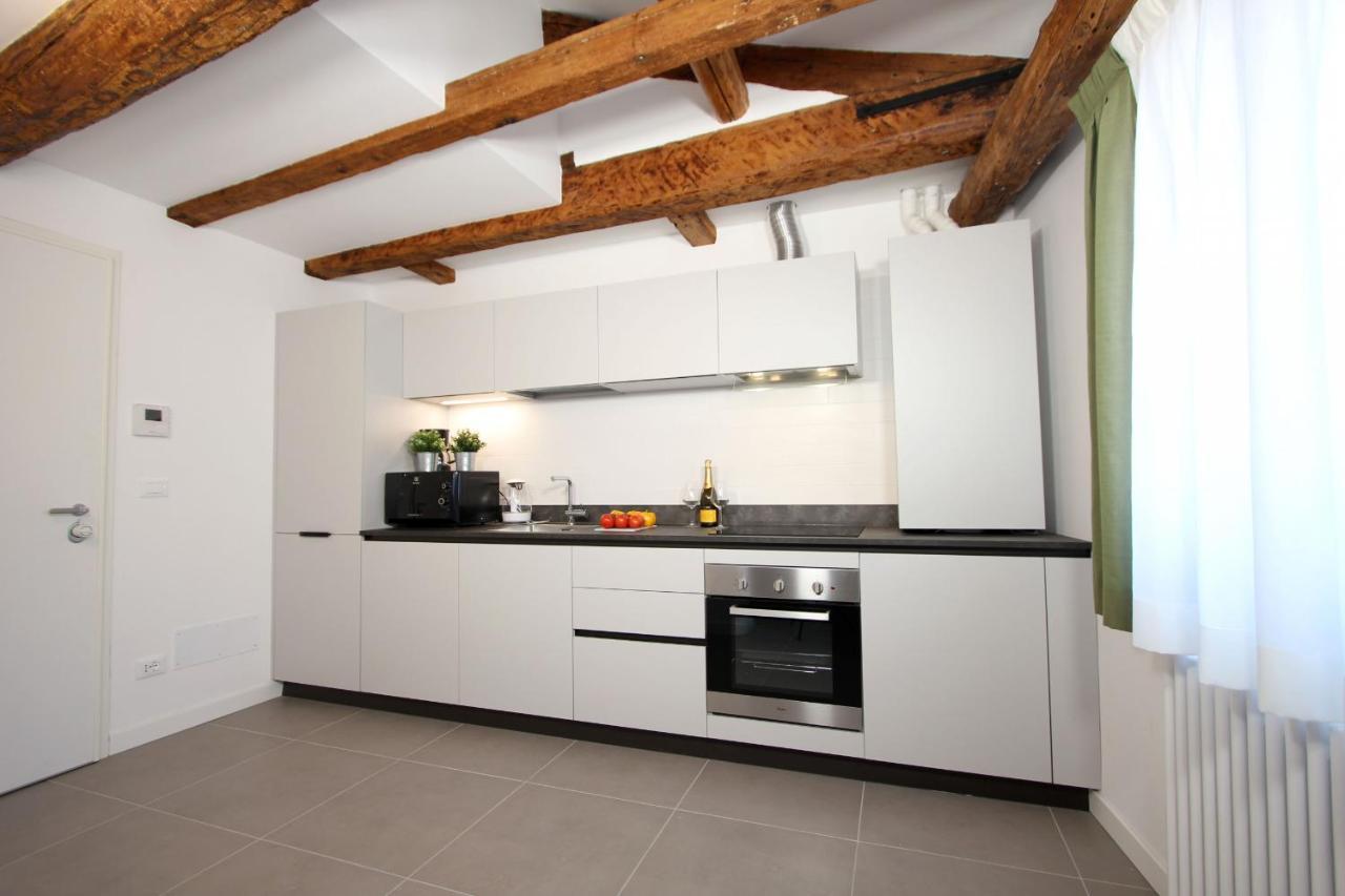 Degli Artisti Apartment