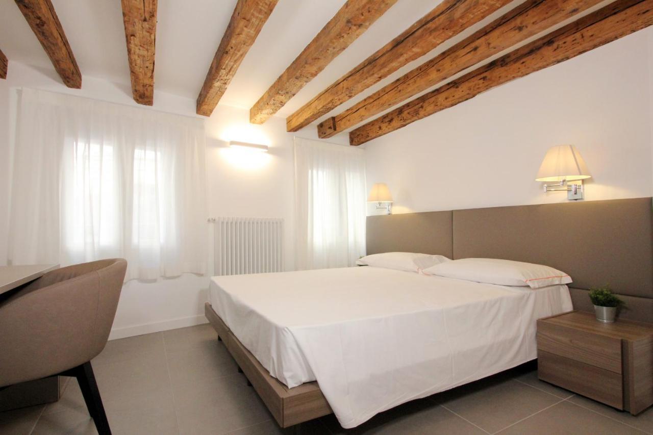 Degli Artisti Apartment