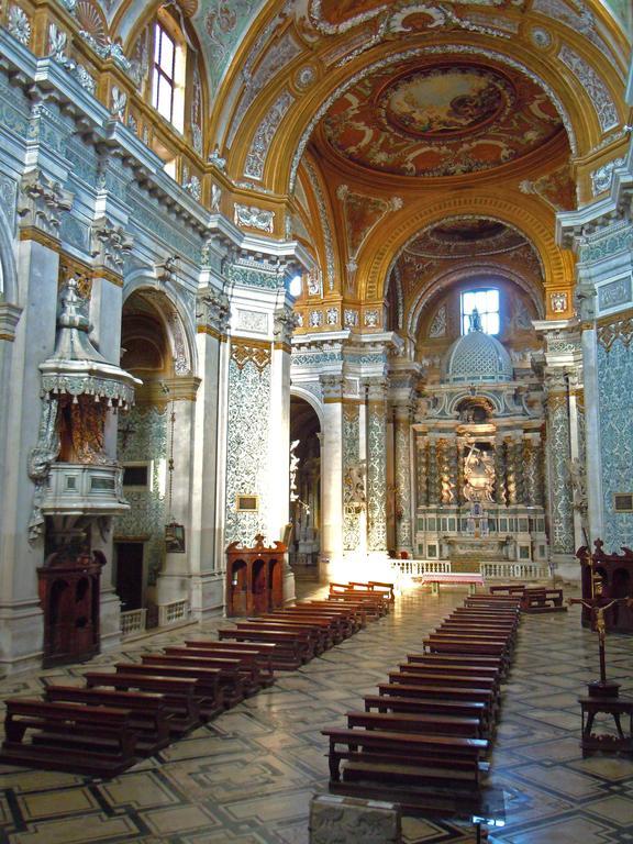 Amdg Ostello *