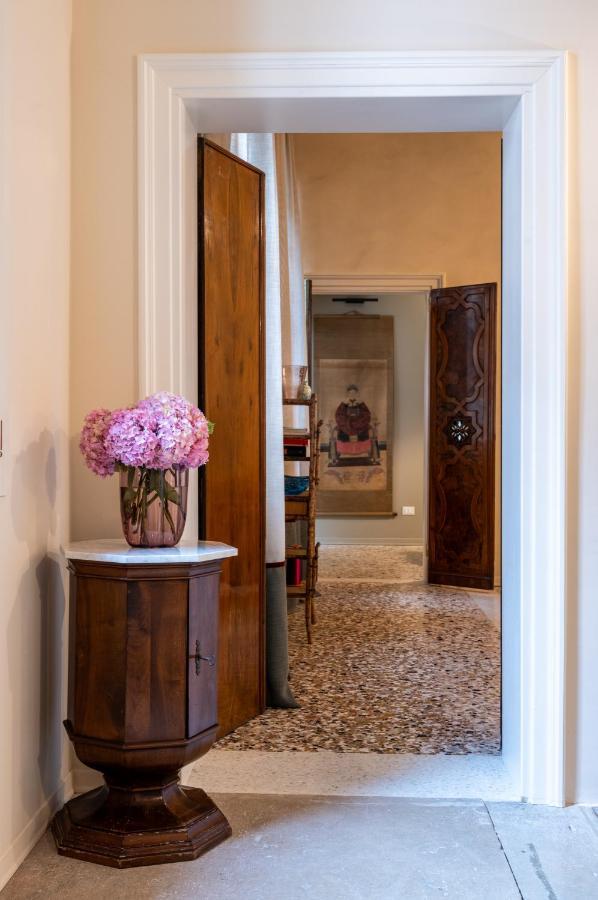 Palazzo Borgoloco Apartment *