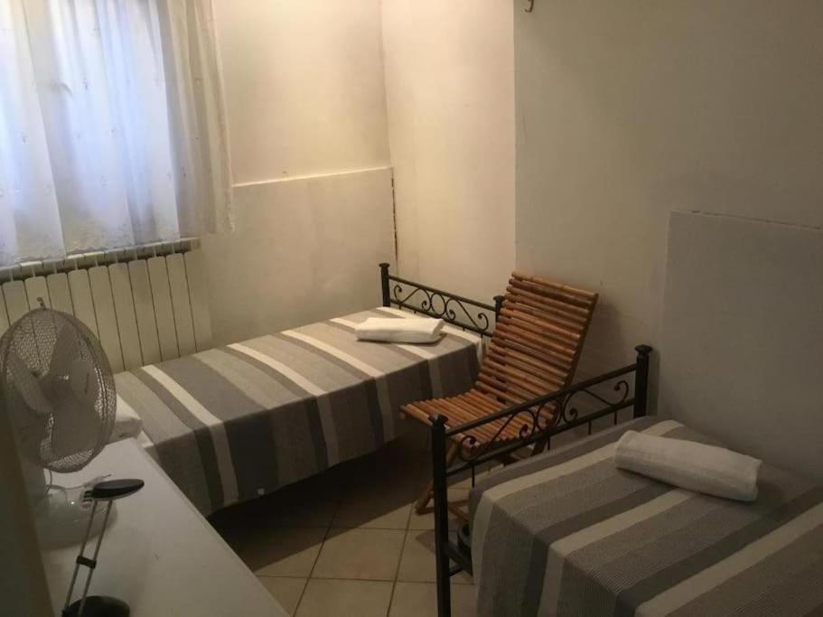 Close Guglie Bridge Apartment Venice
