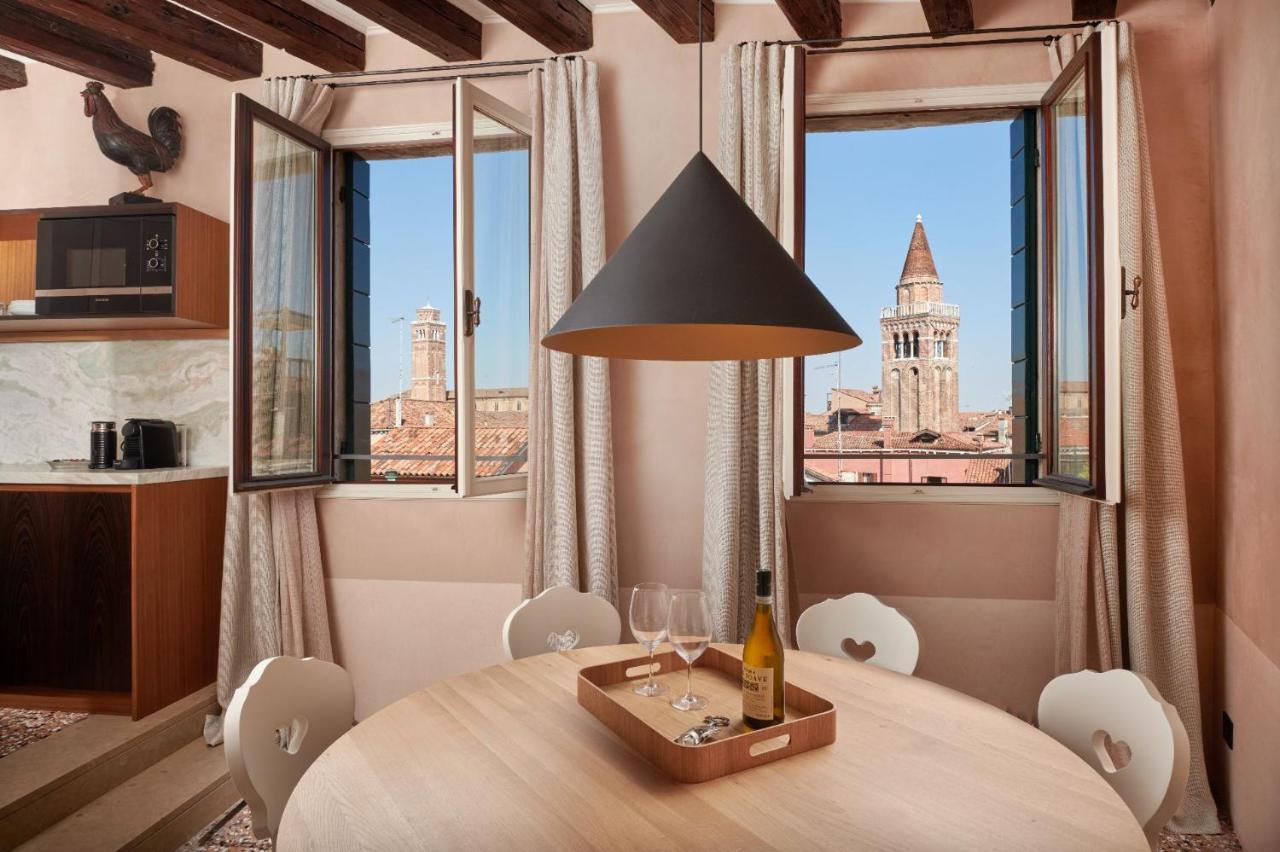 Palazzo Dell'albero D'oro * Venice
