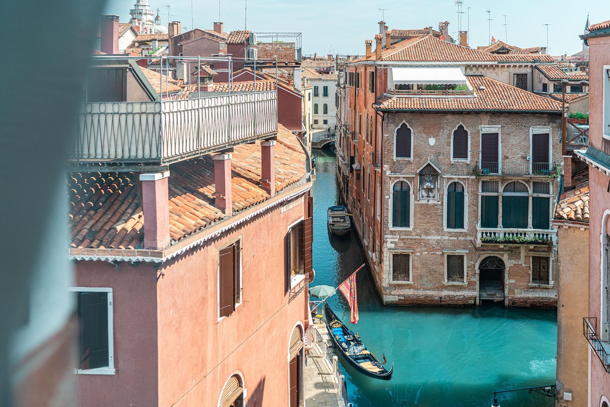 All'angelo Art Hotel
