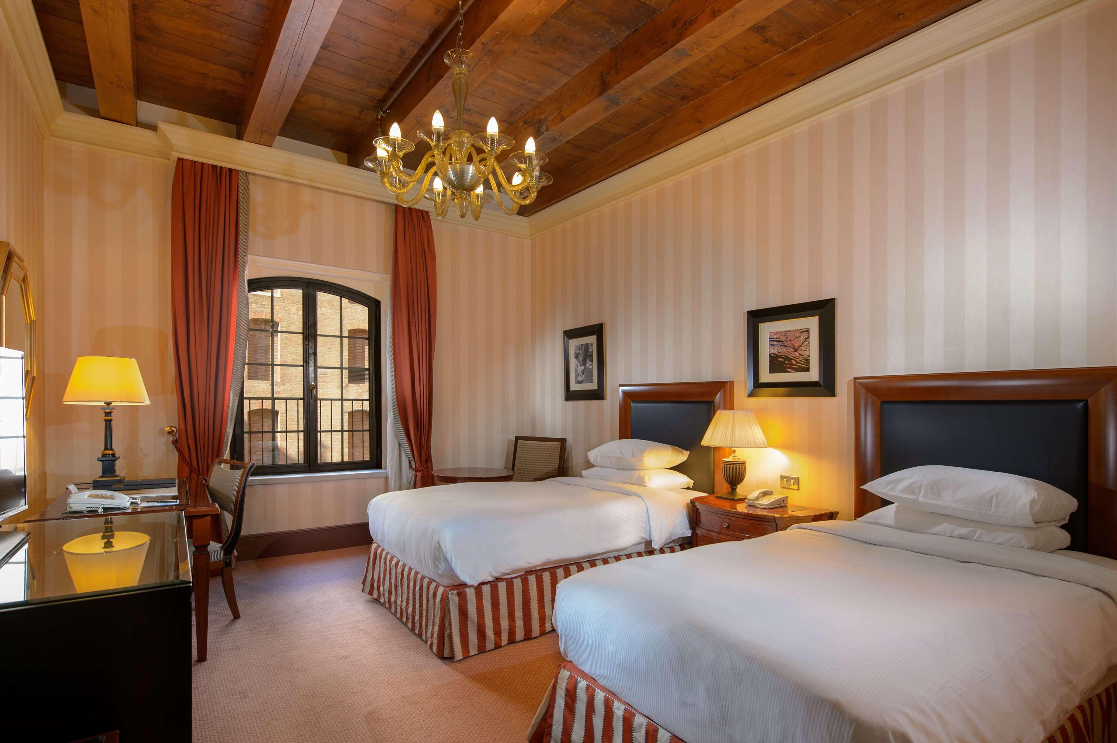 Hilton Molino Stucky Hotel 5*