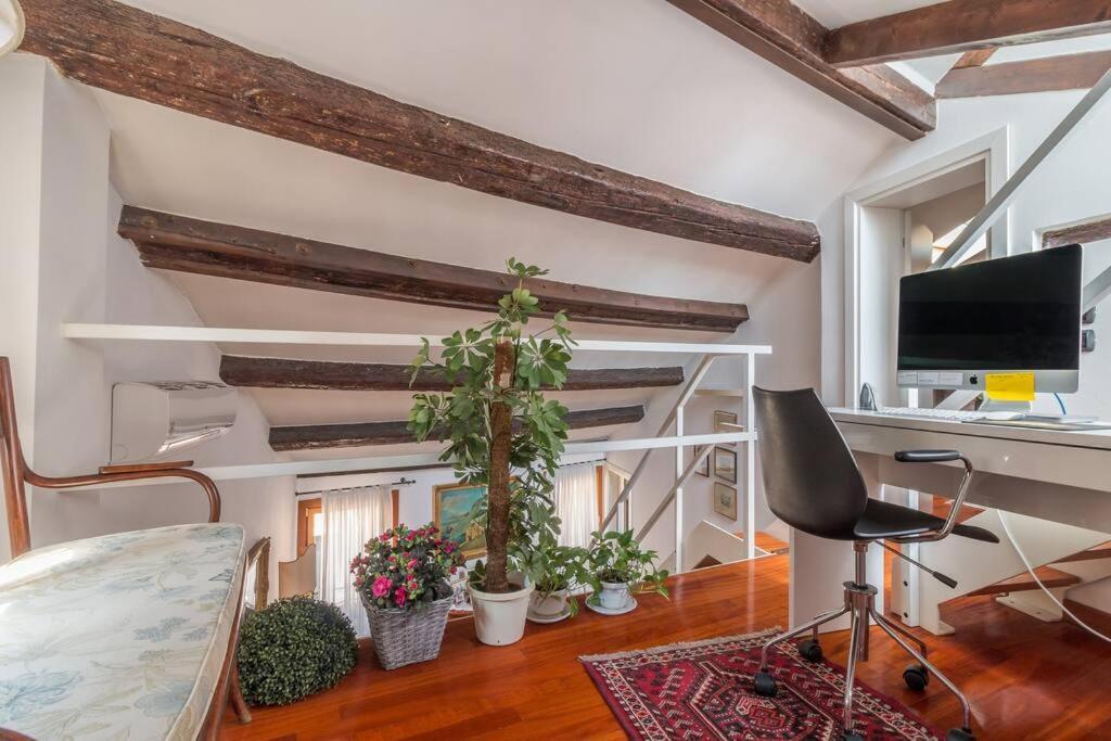 Apartment Charming Loft With Roof Terrace Close To S. Marco *