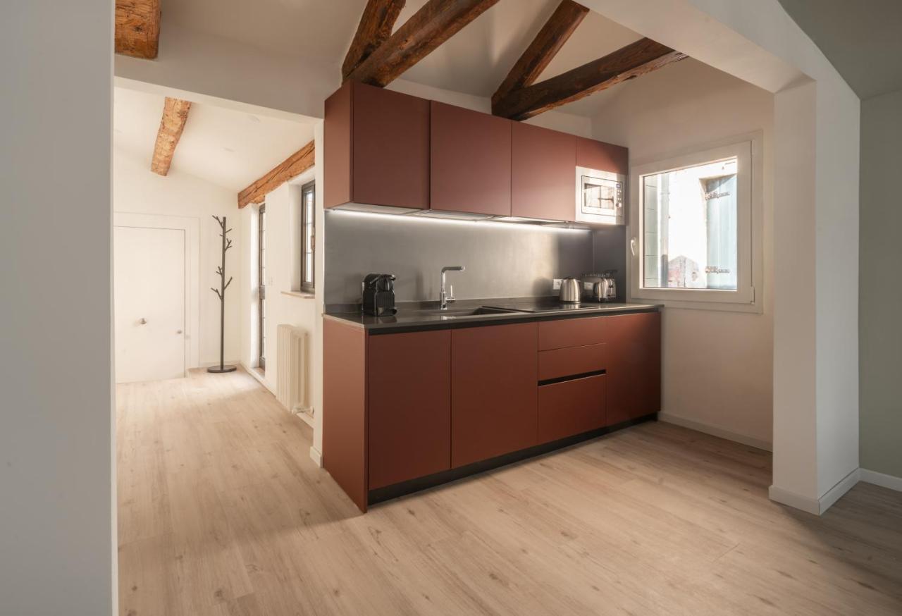 Apartment Sant'aponal Cozy With Balcony R&r