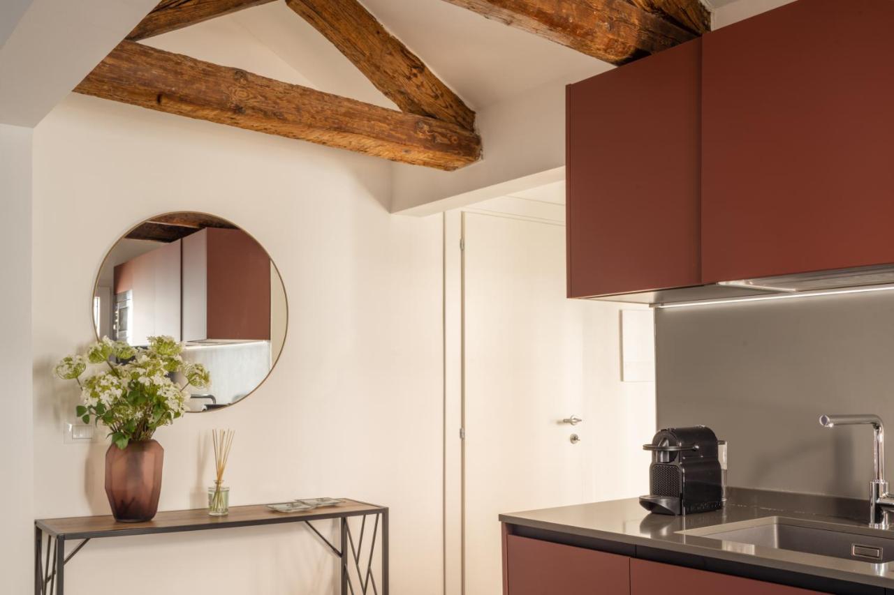 Sant'aponal Cozy With Balcony R&r Venice