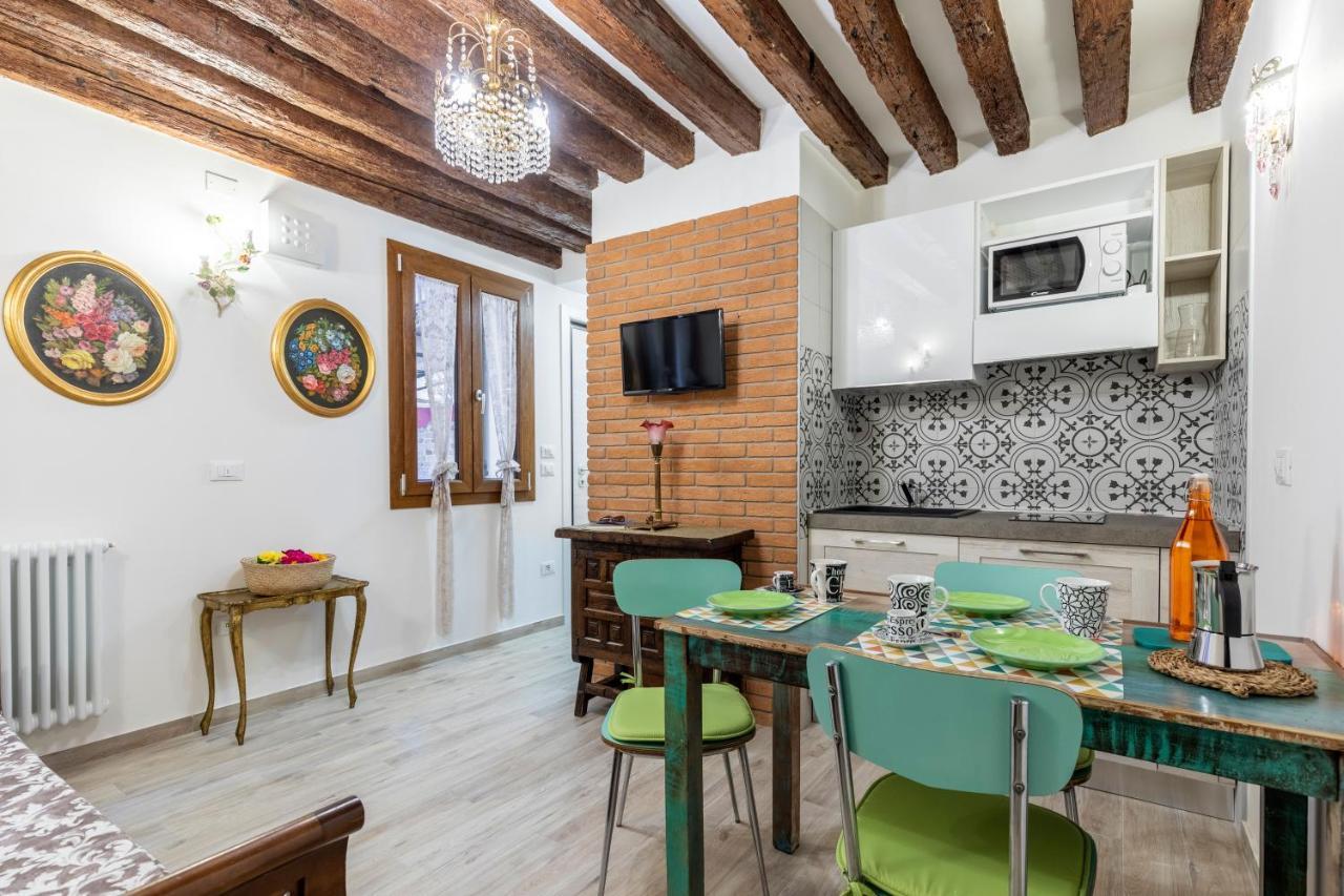 Downtown With Private Garden * Venice