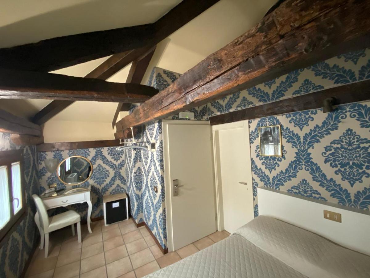 Hotel Bridge