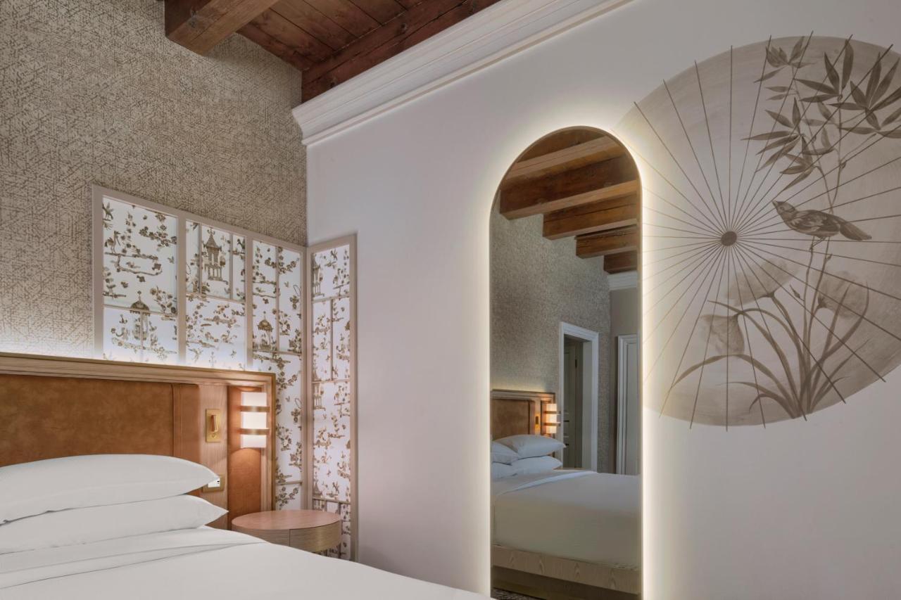 Hilton Molino Stucky Hotel 5*