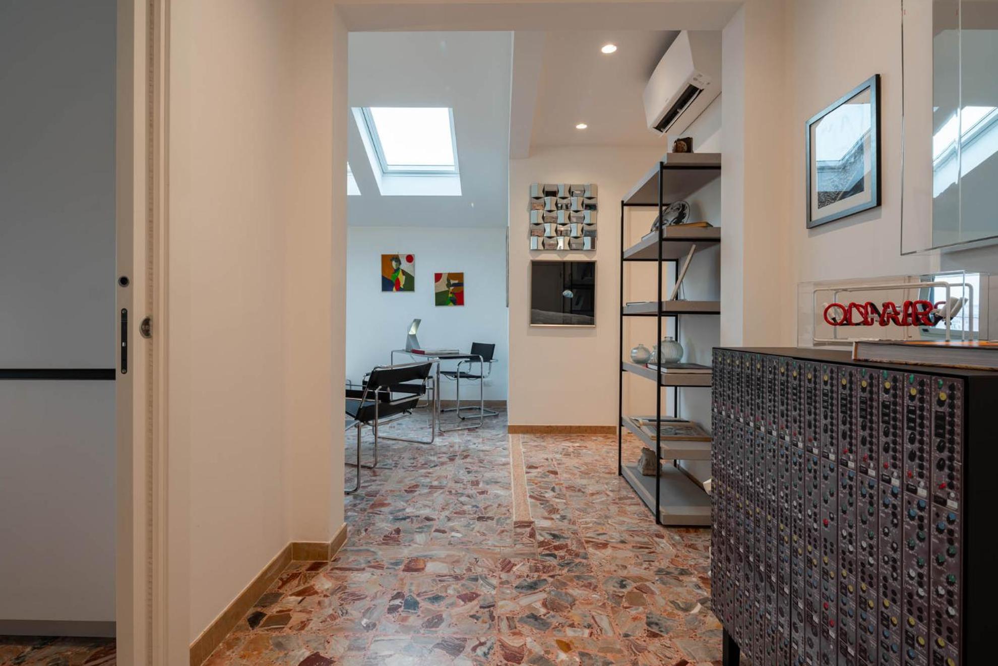 Iconic - View In Apartment Venice