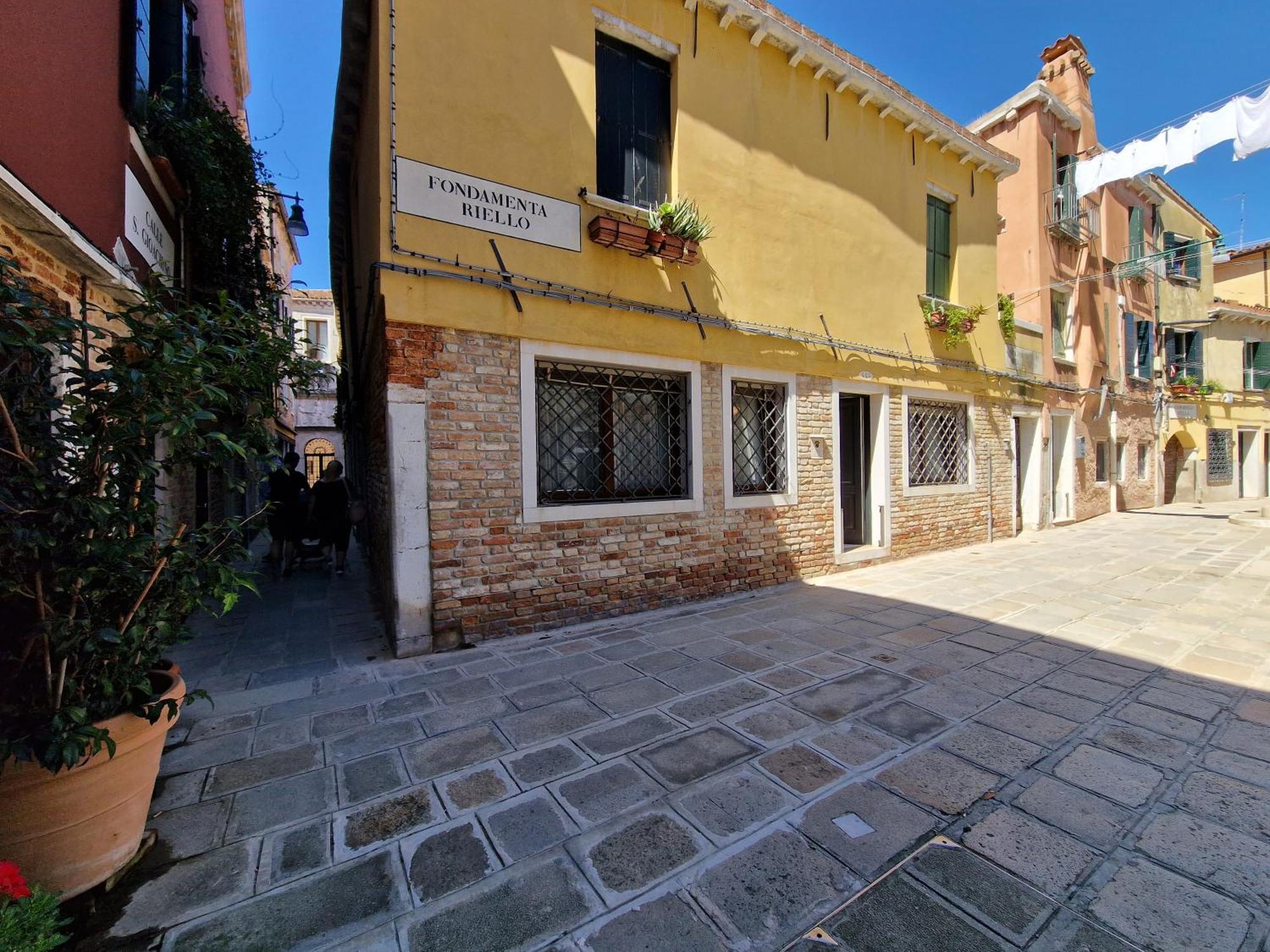 Veneziacentopercento & *