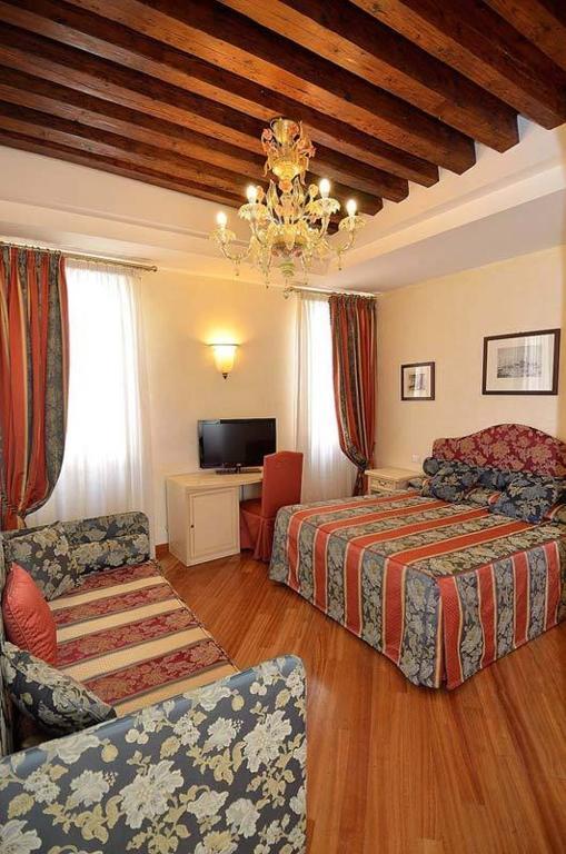 Hotel Alloggi Al Mercante Venice
