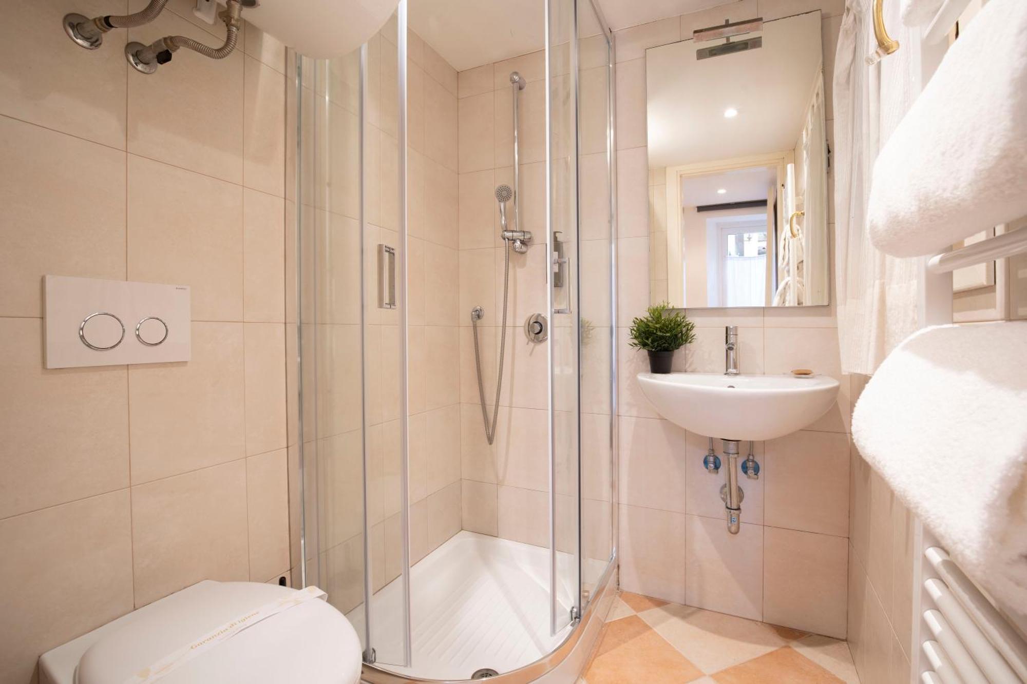 Fenix Colombina In Biennale - Your Little House Apartamento