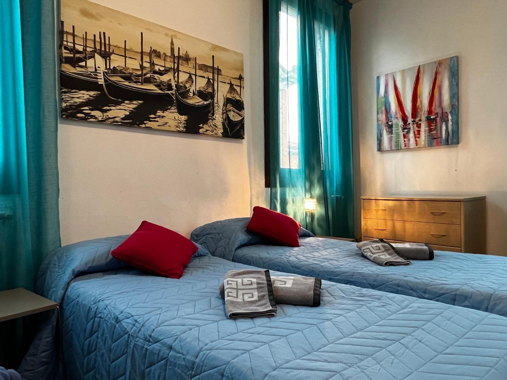 Apartment Tintoretto 1 Con Terrazza Sopra Il Tetto, 3 Bagni, 3 Grandi Da Letto, Super Nuovo Venice