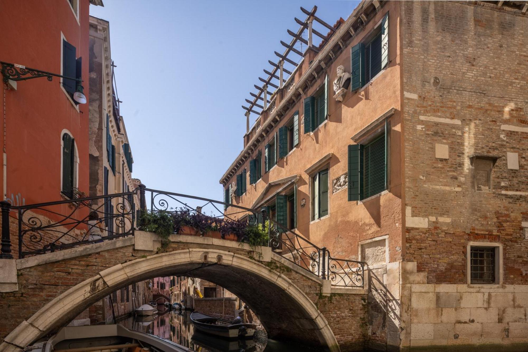 Sant'aponal Cozy With Balcony R&r *