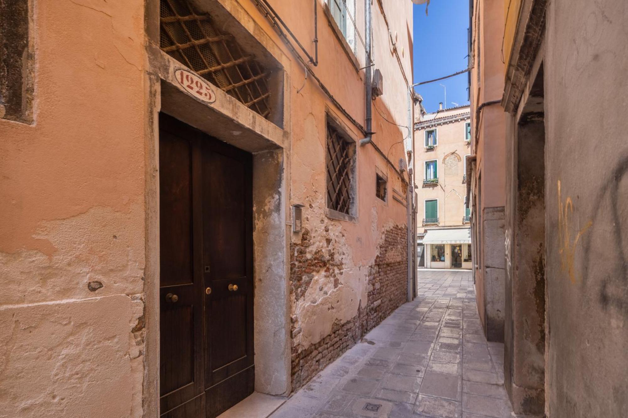Sant'aponal Cozy With Balcony R&r Apartment *