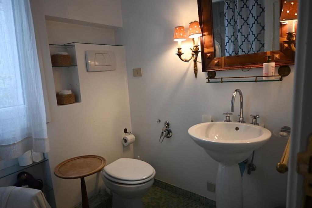 Salute Apartment