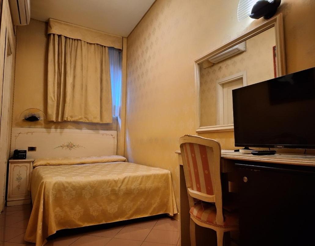 Lux Hotel