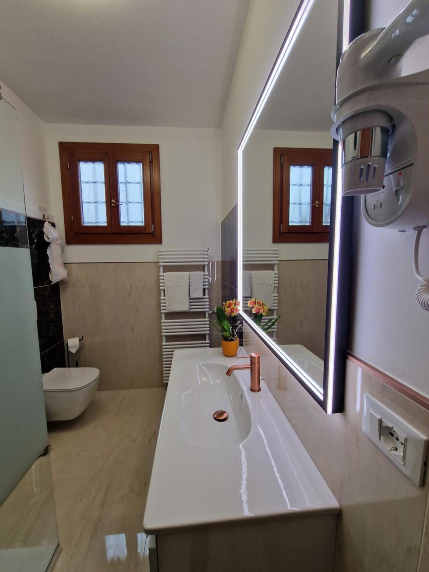 Apartment Ca Barbaro With Altana-appartamenti Storici- Venice