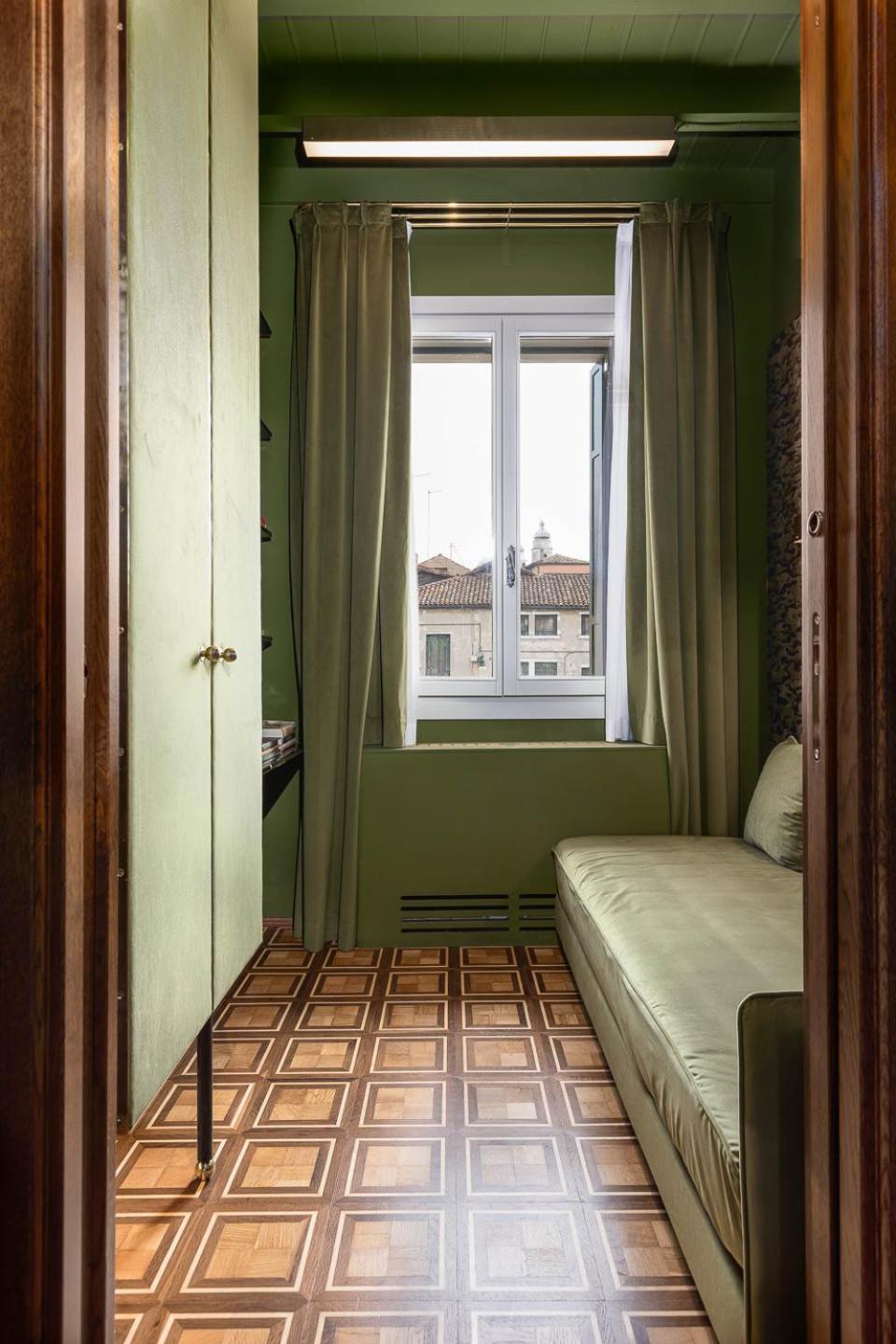 Dimora San Trovaso Enchanting Four-bedrooms Venice