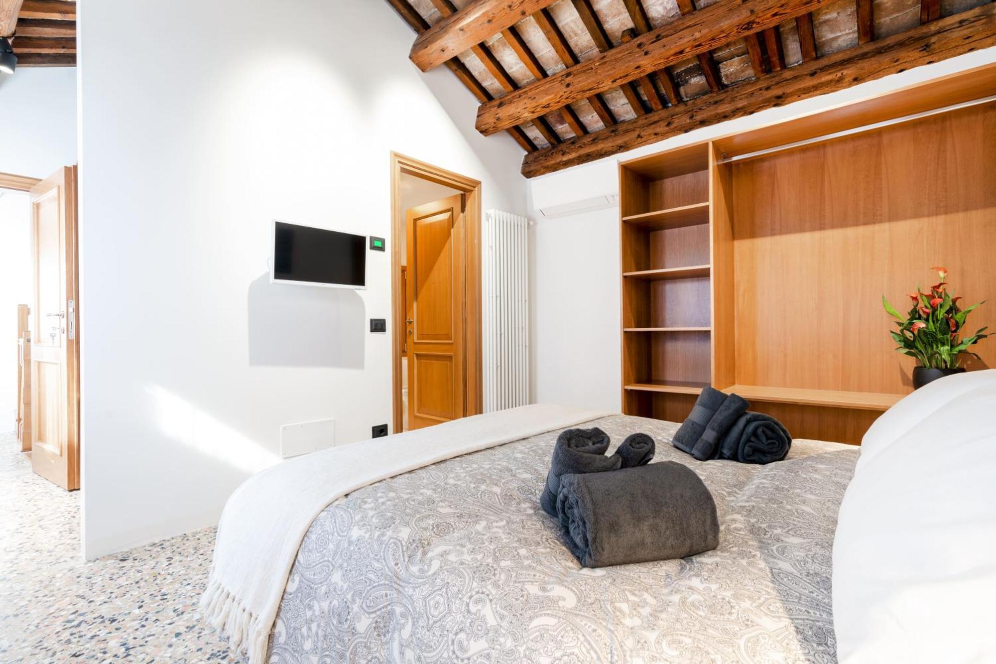 5 Minuti Da Rialto, Intera Palazzina Veneziana