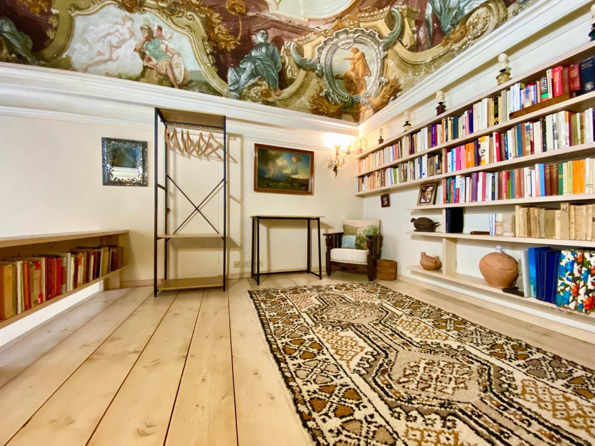 Palace Luxury *