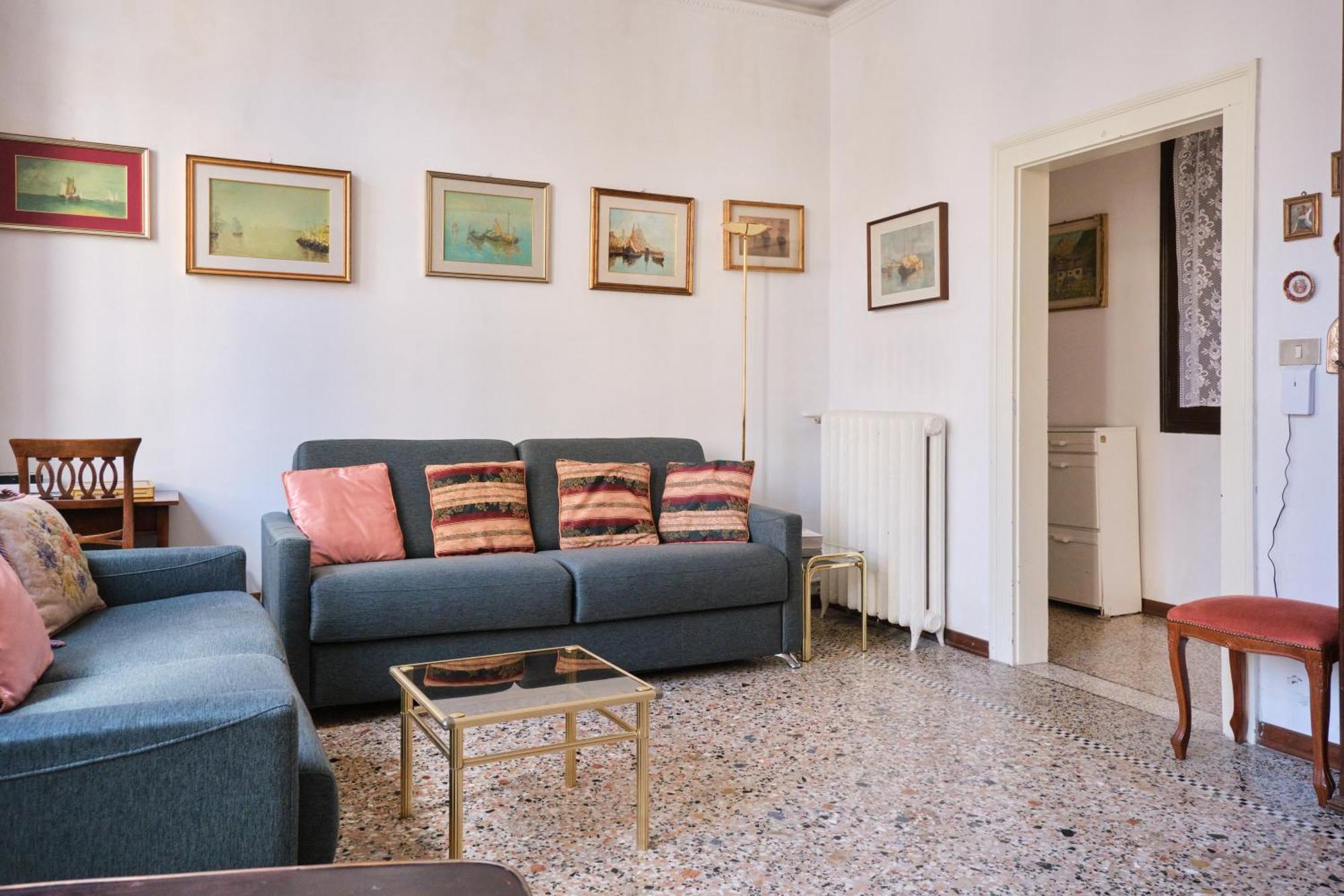 Apartment Lustraferi *