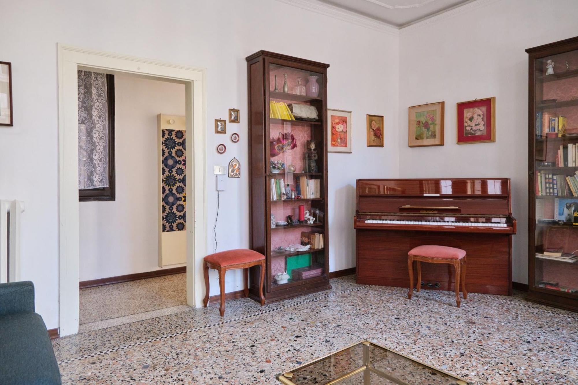Apartment Lustraferi