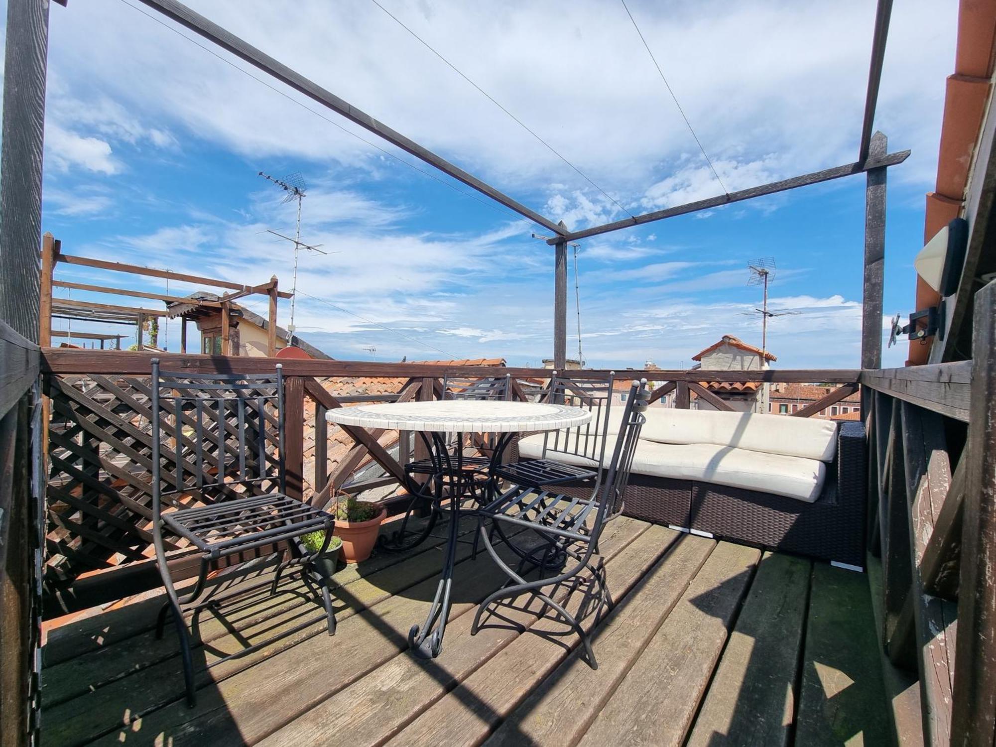 Biennale Terrace Apartment Venice