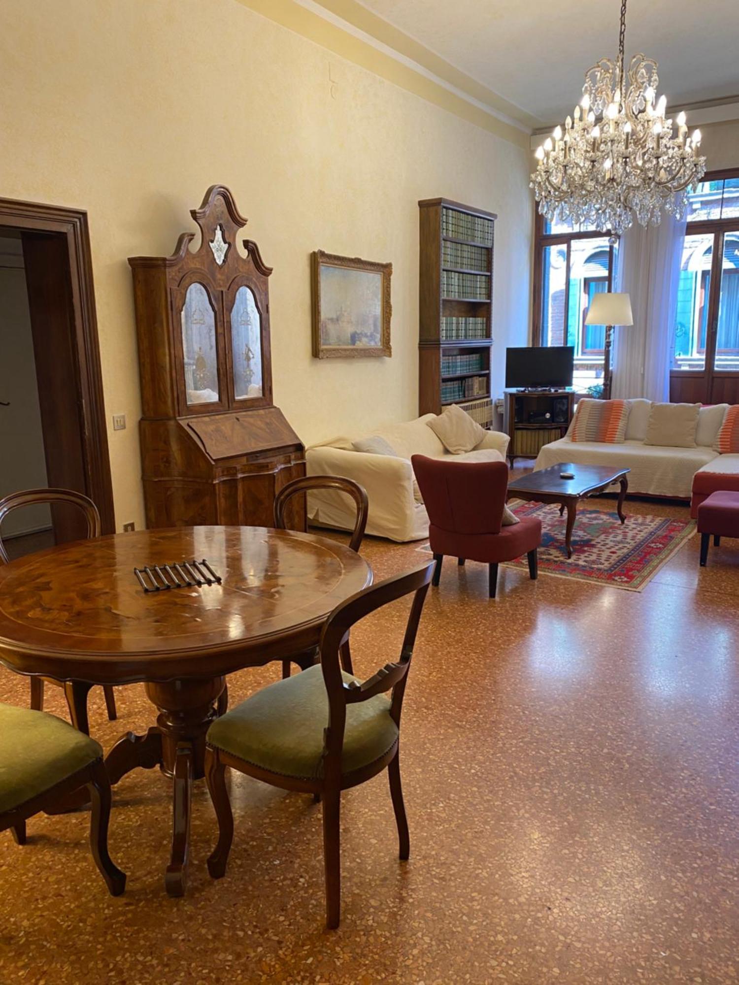 San Polo 1948 Centre Apartment *