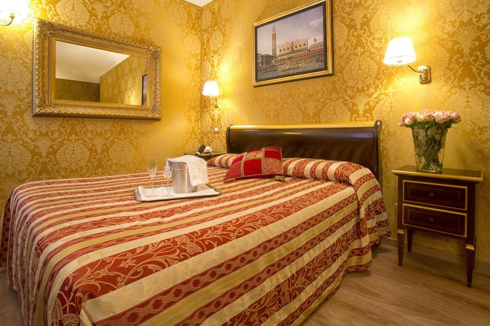 Bed & Breakfast Residenza Goldoni 3*