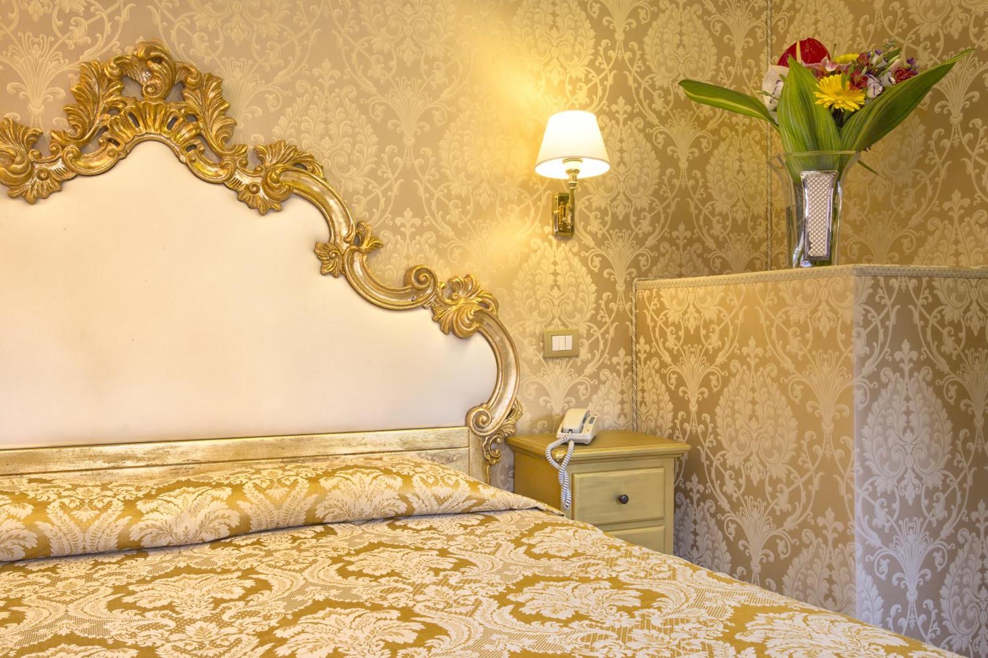 Residenza Goldoni Bed & Breakfast 3*