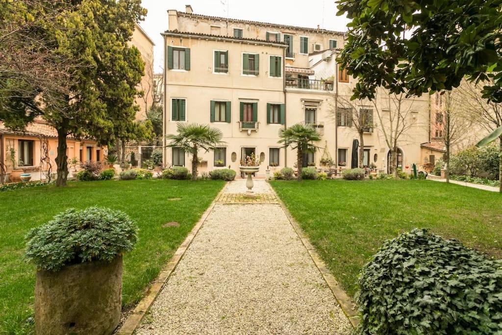 Cinqueteste Luxury 2* Veneza