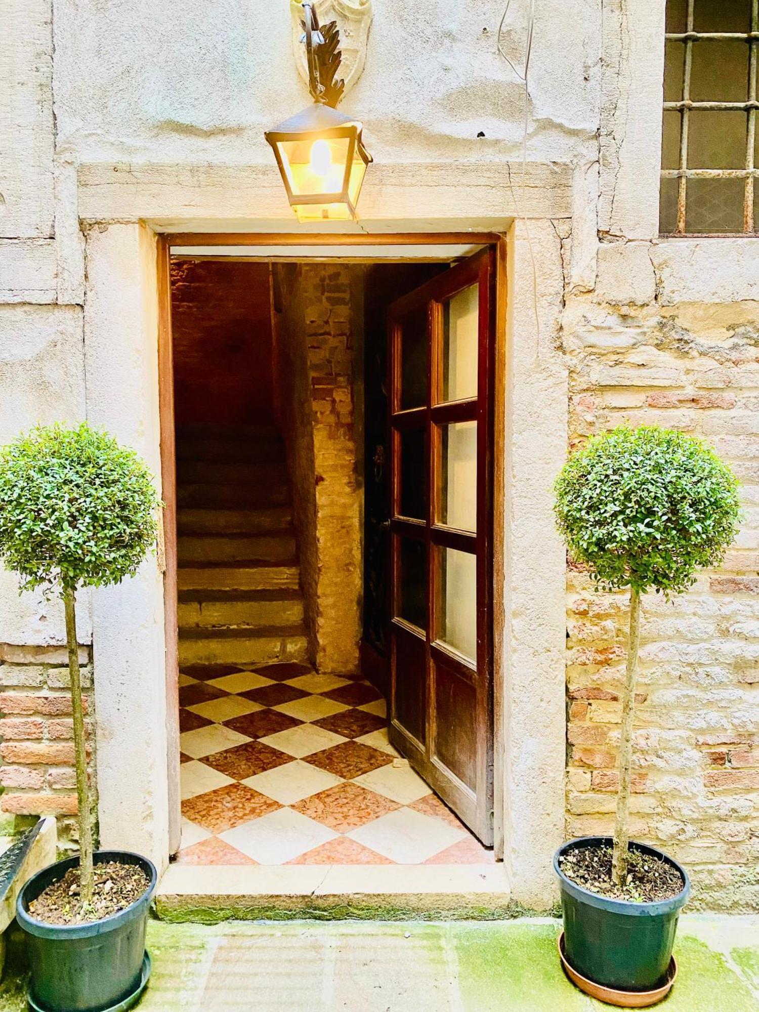 Palace Luxury Apartment