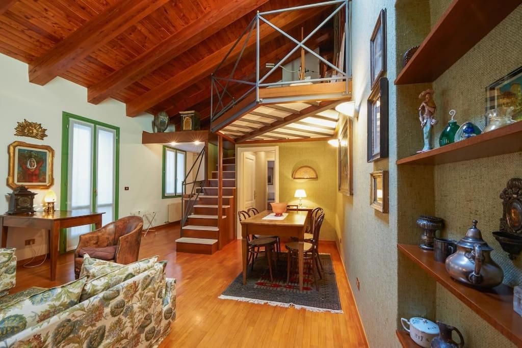 Ca' Del Pittore In Dorsoduro, Elegant Fine Arts District Apartment *