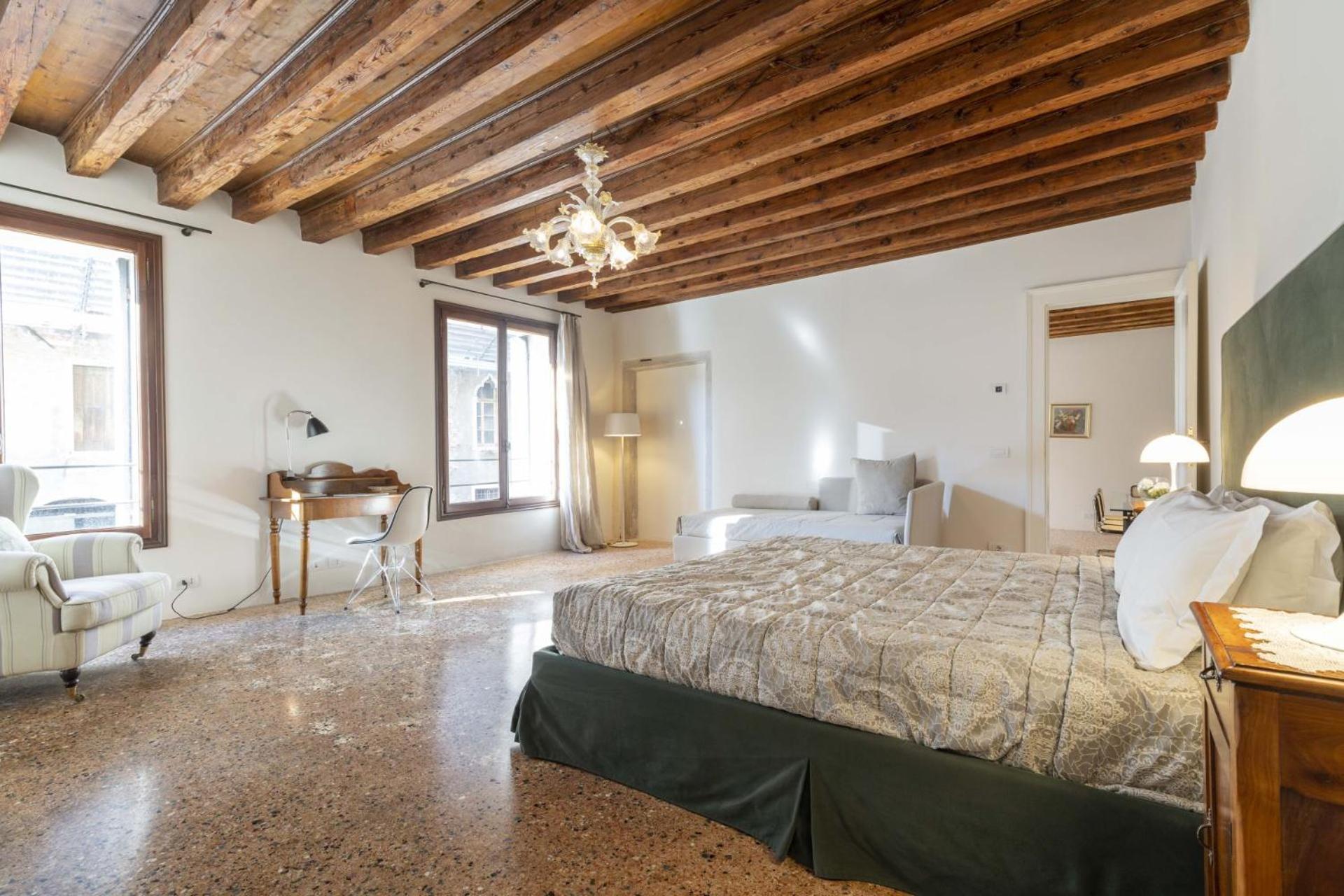 Sensale Apartment