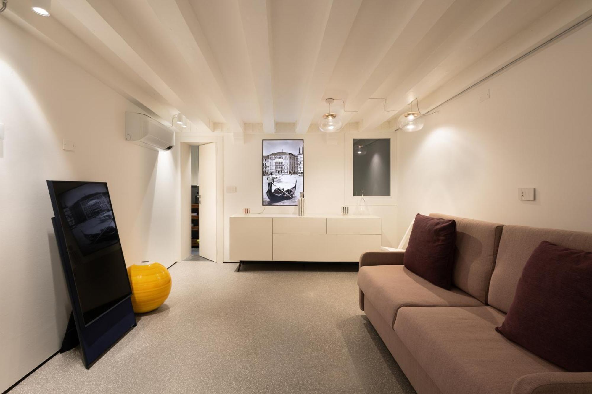 Peggy's Retreat Luxbotiquehome ~ Wifi + Patio Apartamento