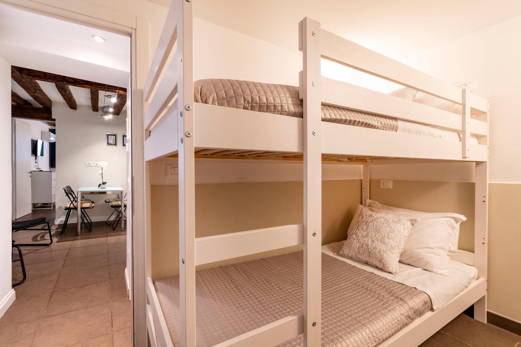 San Giacomo Pied-a-terre House By Wonderful Italy Apartment