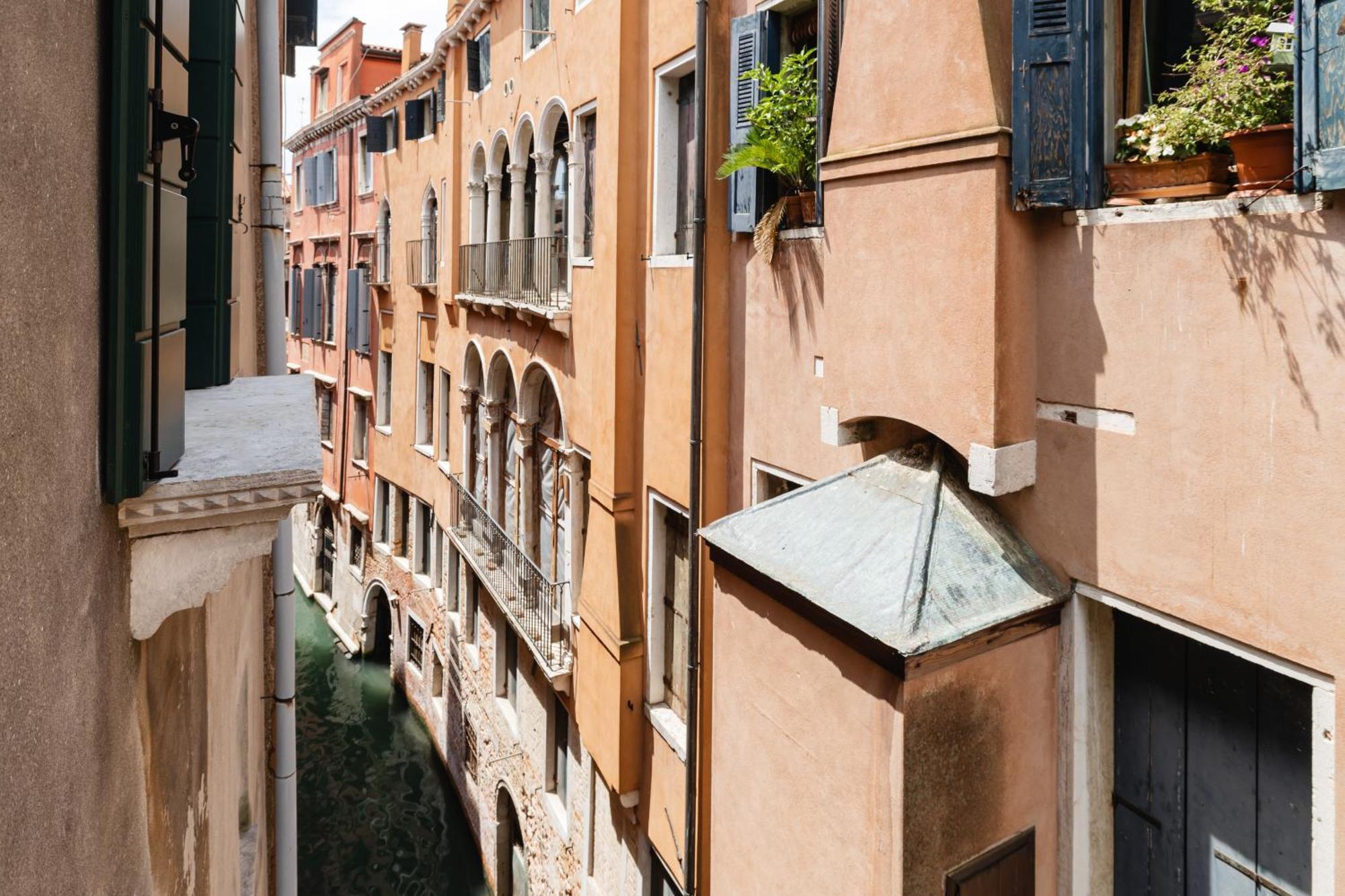 San Marco Canal View By Bricola Apartment